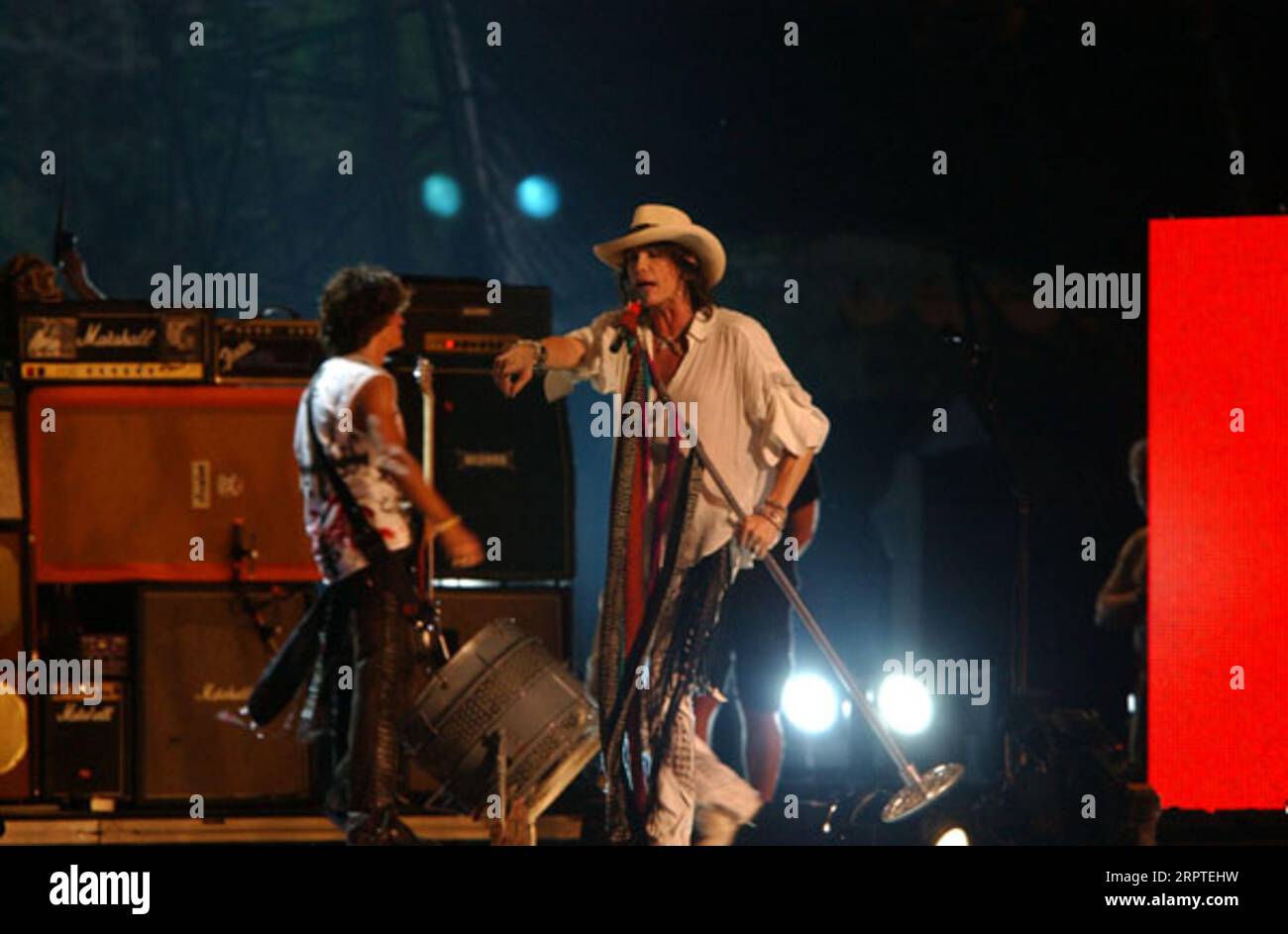 Eventi di calcio d'inizio della stagione della National Football League intorno a Washington, D.C., tra cui festeggiamenti sul National Mall che coinvolgono il Segretario Gale Norton, altri funzionari del Dipartimento degli interni e dignitari politici, stelle del calcio professionistico passate e presenti e celebrità musicali Foto Stock