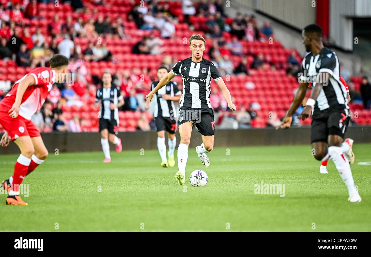 Barnsley, Regno Unito, 5 settembre 2023. Jamie Andrews durante la partita di calcio a gironi dell'EFL Trophy tra Barnsley FC e Grimsby Town FC all'Oakwell Stadium, Barnsley, UK.Credit: Jon Corken/Alamy Live News Foto Stock