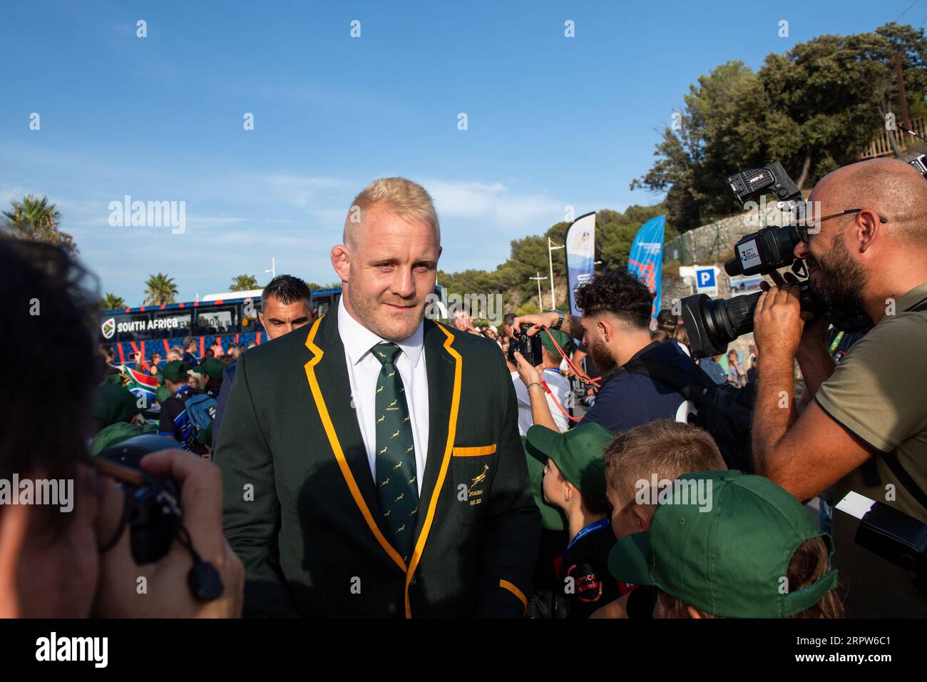 Vincent Koch arriva alla cerimonia. La cerimonia ufficiale di benvenuto della Nazionale sudafricana di Rugby alla Coppa del mondo di rugby 2023 si è svolta a Tolone, nel sud della Francia, il campo base della squadra durante la fase di eliminazione a gruppi. Foto Stock