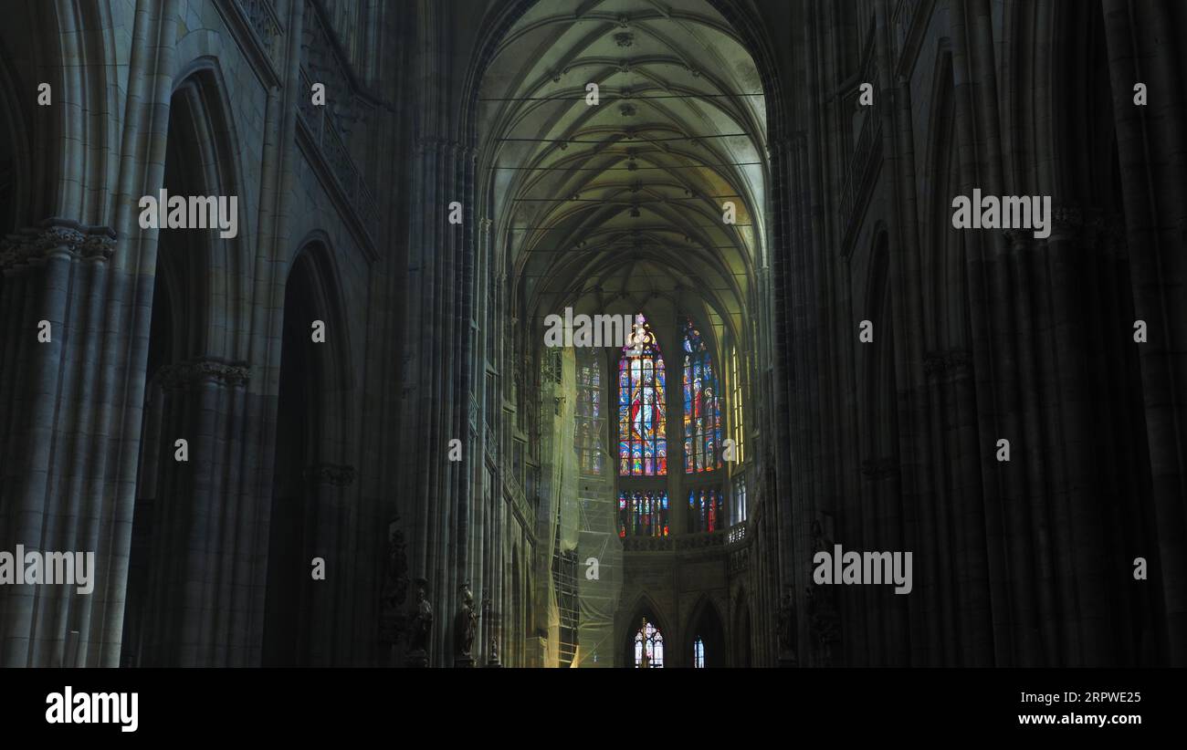 Una vetrata della cattedrale di san vito, praga, repubblica ceca Foto Stock