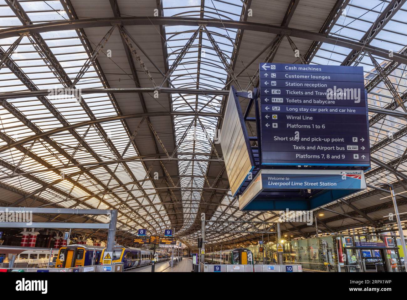 Liverpool Lime Street Station interior, Inghilterra, Regno Unito Foto Stock