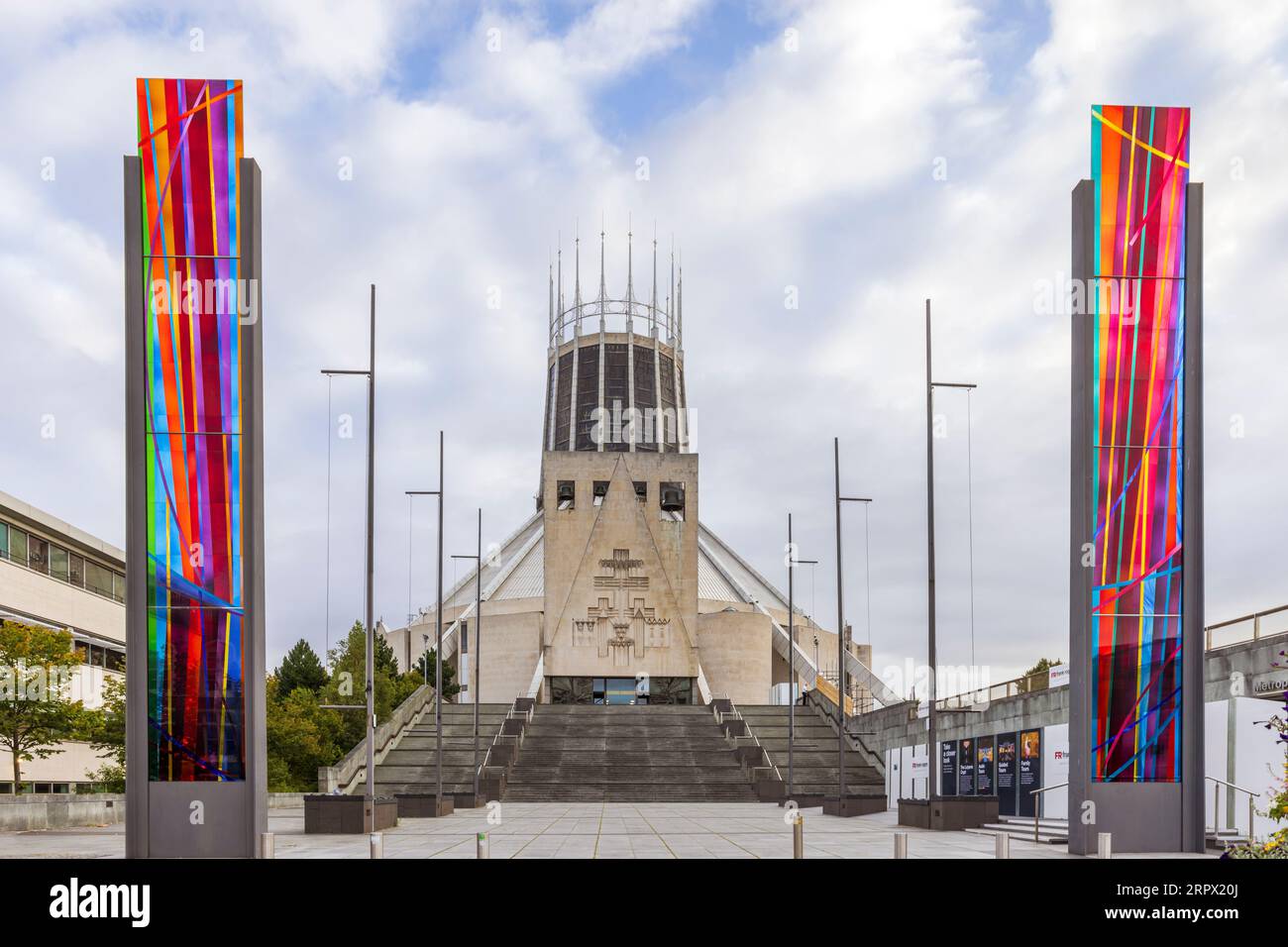 Ingresso principale alla Cattedrale metropolitana di Liverpool, Merseyside, Liverpool, Regno Unito Foto Stock