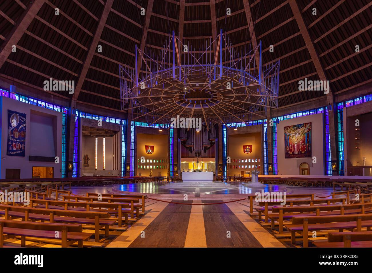 Interno della Liverpool Metropolitan Cathedral, Merseyside, Liverpool, Regno Unito Foto Stock