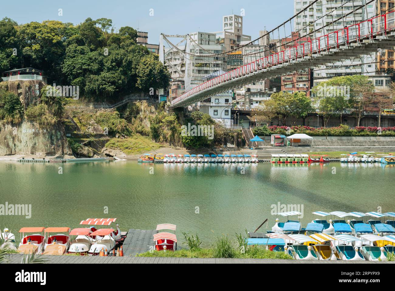 Distretto di Xindian, parco sul fiume Bitan a New Taipei City, Taiwan Foto Stock
