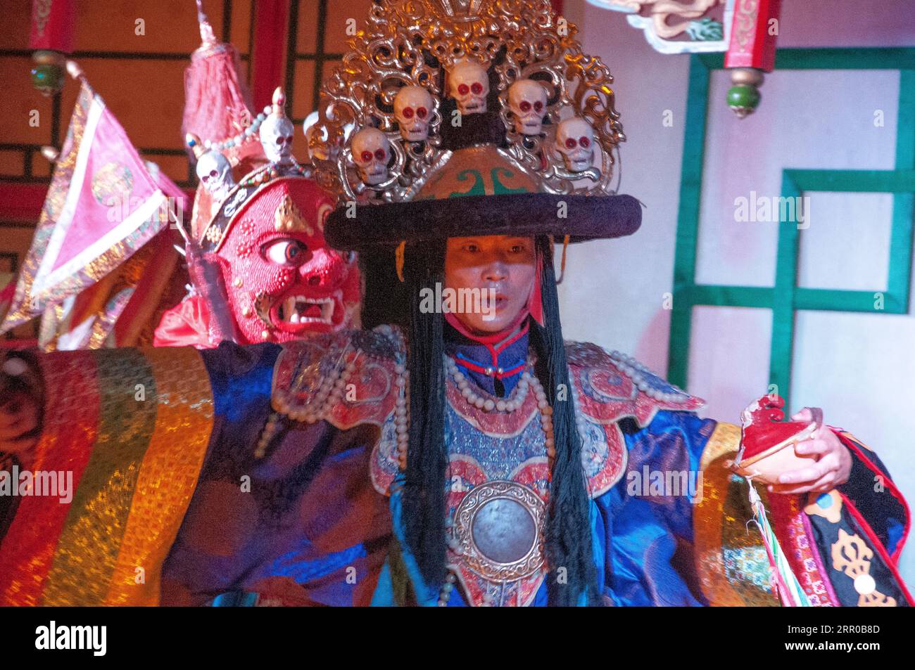 Tumen Ekh National Cultural Ensemble performance a Ulaanbaatar, Mongolia Foto Stock