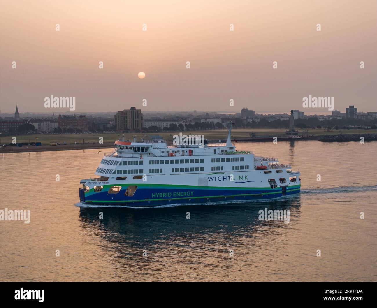 Traghetto passeggeri Victoria of Wight. Il primo traghetto ibrido per l'energia in Inghilterra che parte da Portsmouth a Fishbourne, isola di Wight. Traghetto Wightlink. Foto Stock