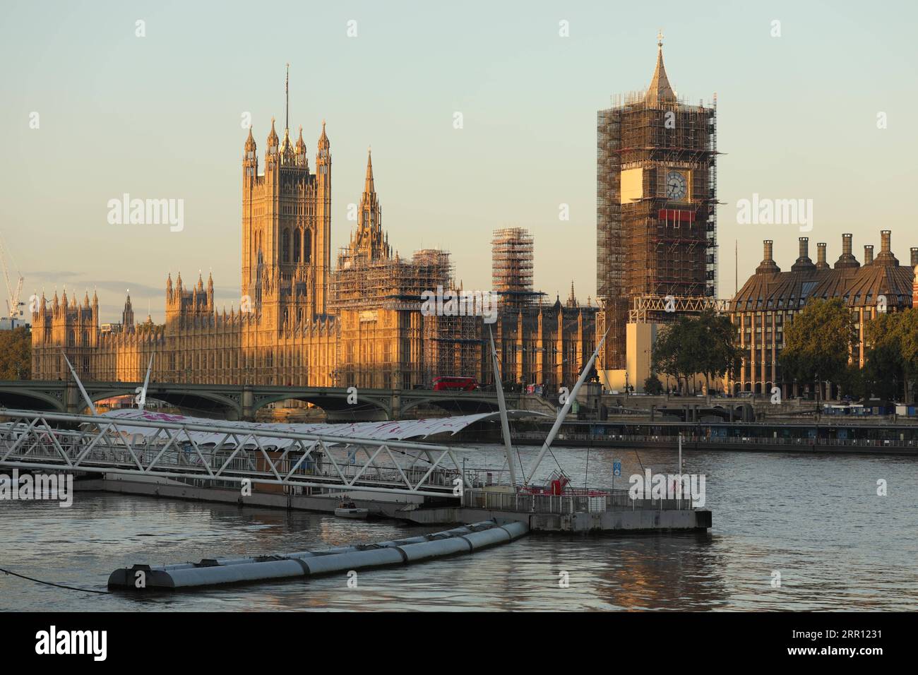 200901 -- LONDRA, 1 settembre 2020 -- la foto scattata il 1 settembre 2020 mostra una visione generale delle camere del Parlamento mentre la camera dei comuni torna dalla pausa estiva, a Londra, in Gran Bretagna. Foto di /Xinhua BRITAIN-LONDON-HOUSE OF COMMONS-RETURN TimxIreland PUBLICATIONxNOTxINxCHN Foto Stock
