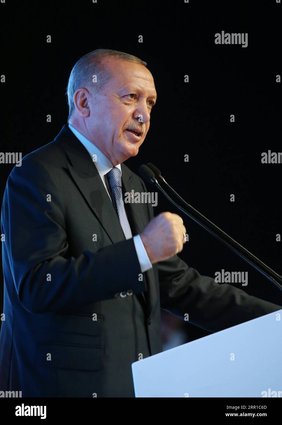200912 -- ISTANBUL, 12 settembre 2020 -- il presidente turco Recep Tayyip Erdogan parla ad un simposio a Istanbul, in Turchia, il 12 settembre 2020. Erdogan sabato ha avvertito la controparte francese Emmanuel Macron sull'opposizione di quest'ultima alle attività marittime turche nel Mediterraneo orientale. TURCHIA-ISTANBUL-PRESIDENTE-E.. MED DISPUTE Xinhua PUBLICATIONxNOTxINxCHN Foto Stock