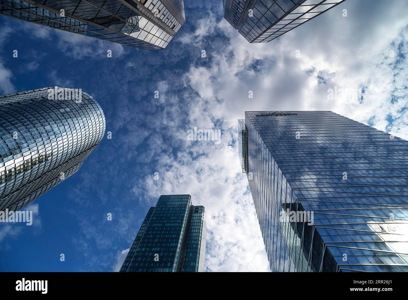 Grattacielo nel moderno e alto quartiere di la Defense, Parigi, Francia Foto Stock