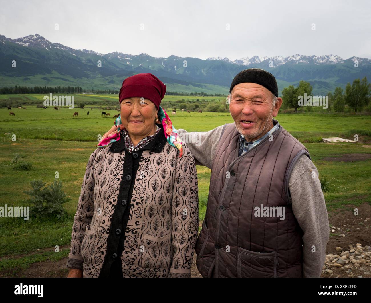 Uomo e donna anziani, contadini, Orlinoe, Kirghizistan Foto Stock
