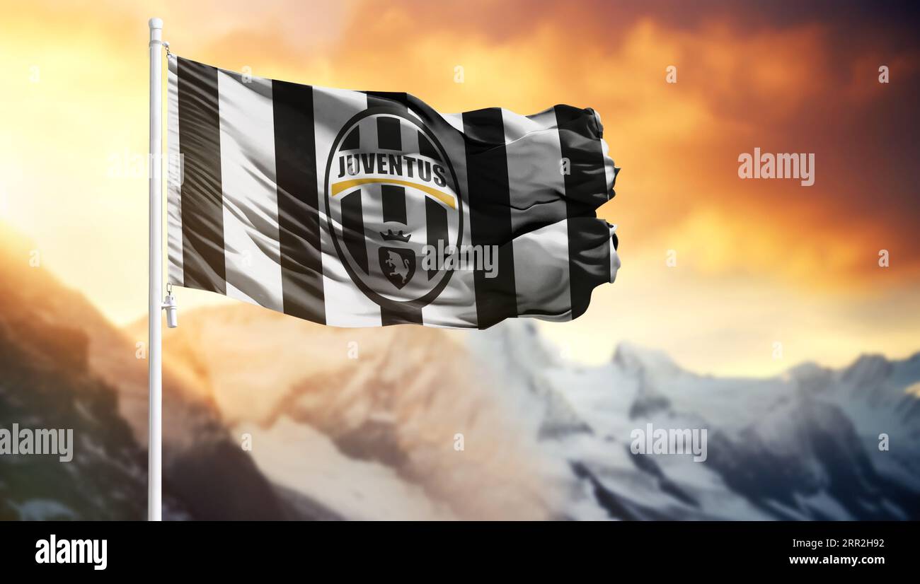 Bandiera della Juventus Football Club su un palo Foto stock - Alamy
