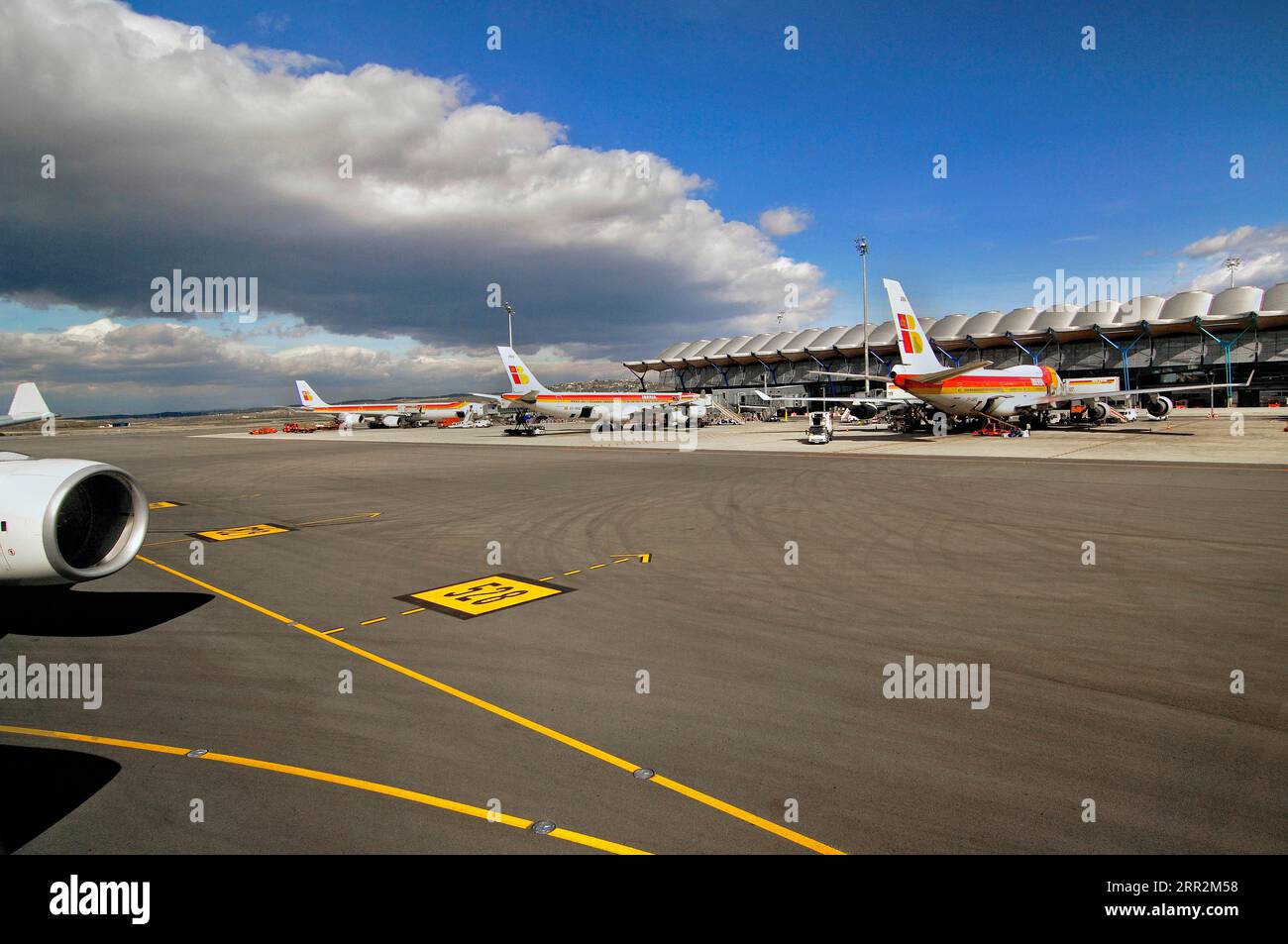Aeroporto con 3 jet Iberia, Adolfo Suarez Madrid-Barajas Airport, Spagna Foto Stock