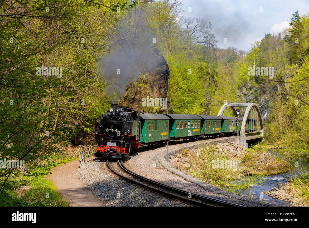La Weisseritztalbahn è la seconda più antica ferrovia a scartamento ridotto della Sassonia e la più lunga ferrovia a scartamento ridotto gestita da enti pubblici in Germania. Foto Stock