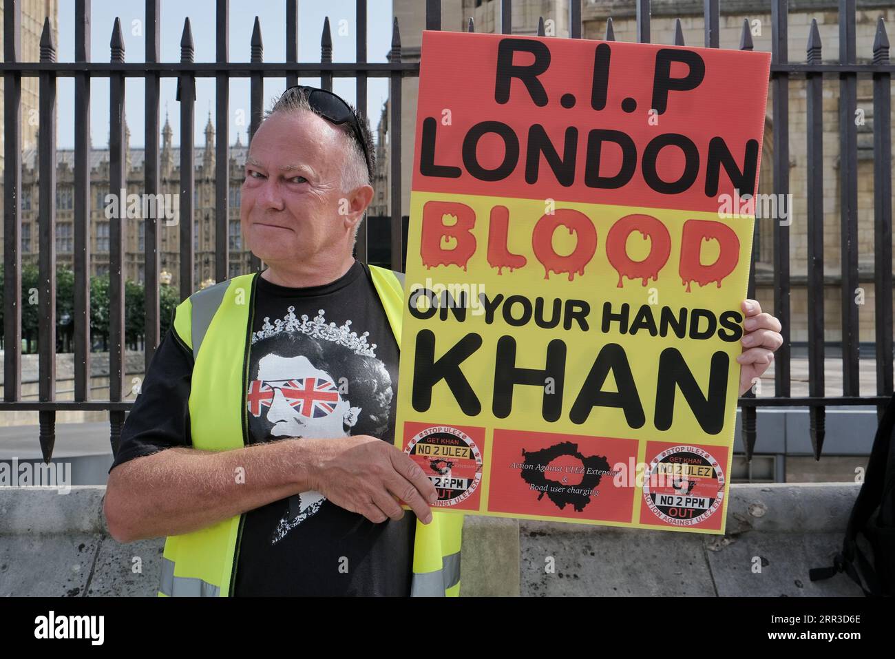 Londra, Regno Unito. 6 settembre 2023. I manifestanti anti anti-ULEZ manifestano fuori dalle camere del Parlamento prima delle domande del primo Ministro dopo la pausa estiva. Credito: Fotografia dell'undicesima ora/Alamy Live News Foto Stock