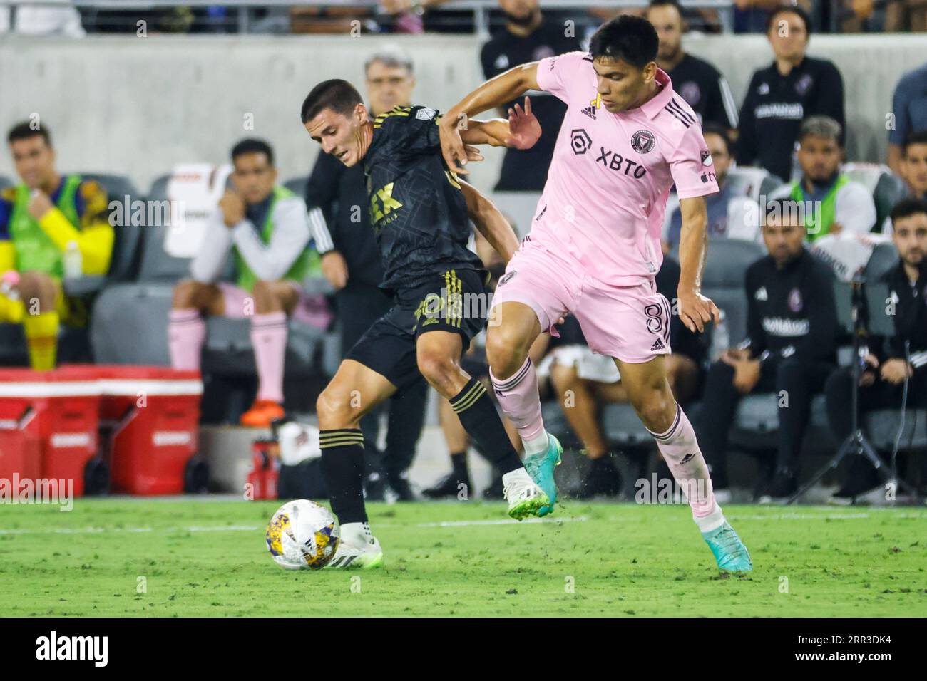 Los Angeles, Stati Uniti. 3 settembre 2023. Sergi Palencia (L) del Los Angeles FC e Diego Gómez (R) dell'Inter Miami in azione durante una partita di calcio della MLS a Los Angeles. Inter Miami CF 3:1 Los Angeles FC. (Foto di Ringo Chiu/SOPA Images/Sipa USA) credito: SIPA USA/Alamy Live News Foto Stock