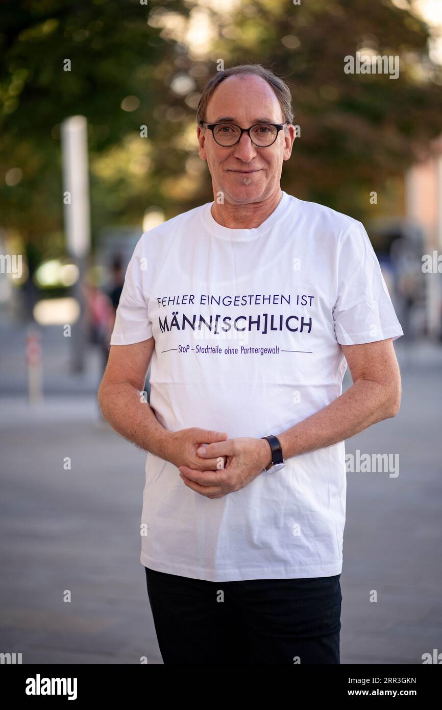 Vienna, Austria. 6 settembre 2023. Austrias Ministro della salute e degli affari sociali (Gesundheit und soziales) presso „Stop - Gemeinsam gegen häusliche Gewalt“ („Care-Arbeit ist Männ[sch]lich“) evento in centro insieme a Maria Rösslhumer, Jan Wunderlich, Nikolas Becker, Christian Philipp e Mario Depauli ©Andreas Stroh Foto Stock