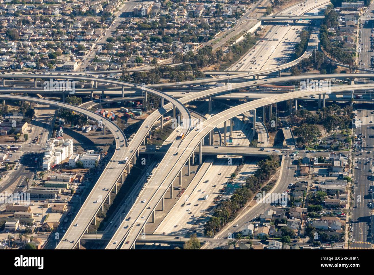 Harbor Gateway North, Southern California, USA Daytime veduta aerea della i-110 Harbor Freeway e la i-105 Century Freeway intercambia in California del Sud. Foto Stock