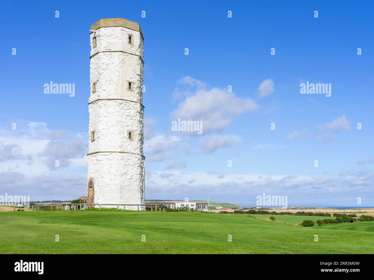 Faro di Flamborough Faro di Flamborough vecchio faro di Flamborough Head East Riding of Yorkshire Coast Inghilterra Regno Unito Europa Foto Stock