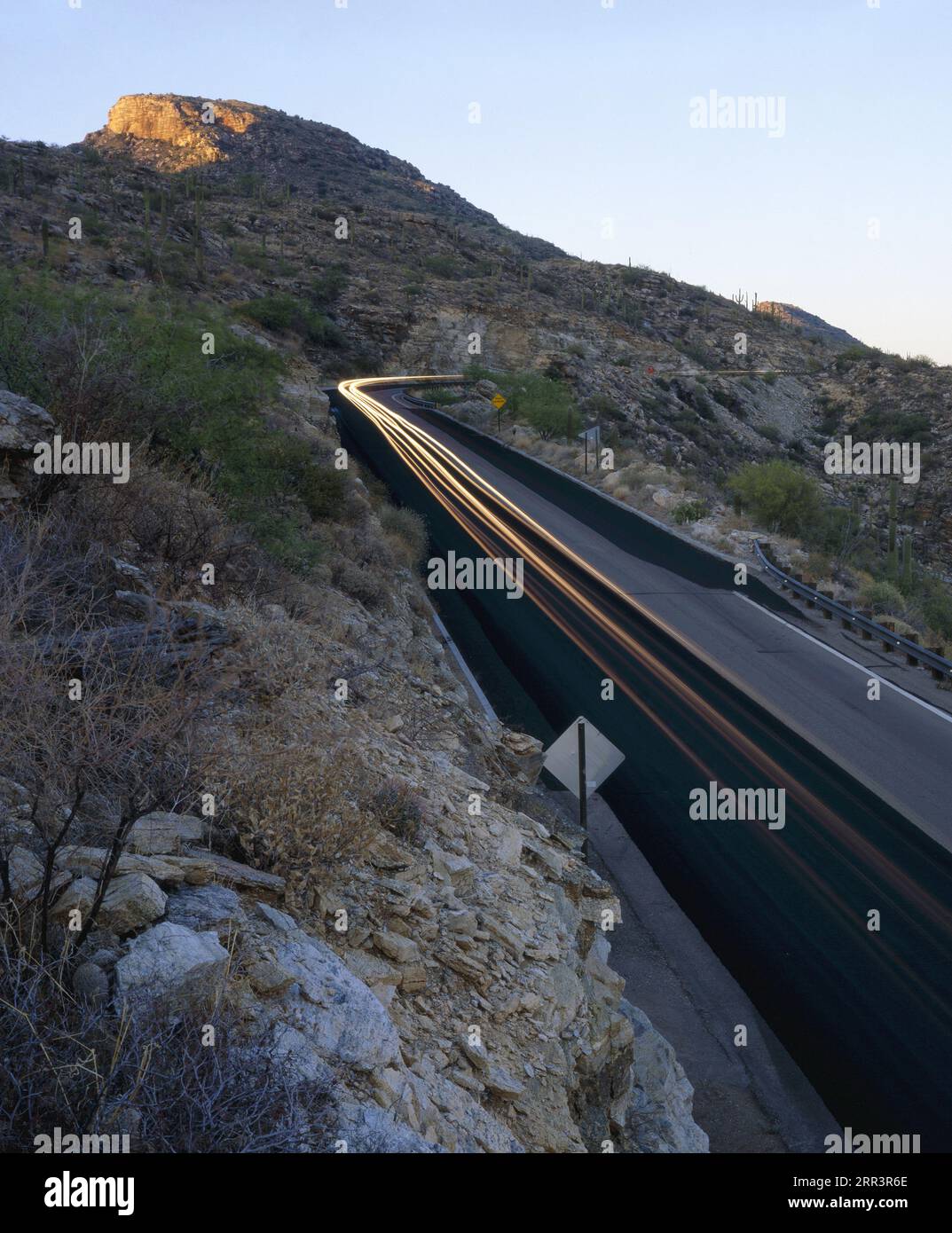 Il traffico sulla General Hitchcock Highway nei monti Santa Catalina. Tucson, Arizona. Foto Stock