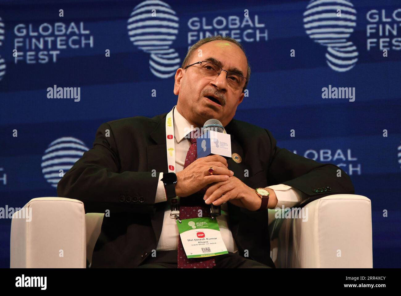 Il presidente della State Bank of India (SBI) Dinesh Kumar Khara parla durante il Global Fintech Fest di Mumbai. Il Global Fintech Fest si terrà dal 5 al 7 settembre 2023 a Mumbai. Foto Stock