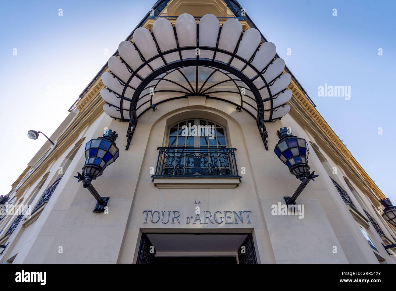 Ingresso all'edificio che ospita la Tour d'Argent, un famoso ristorante gourmet francese situato in Quai de la Tournelle, Parigi, Francia Foto Stock