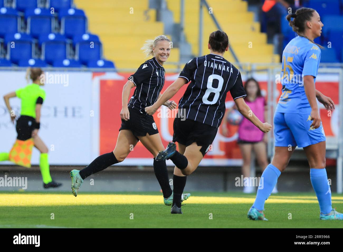 Emelie Helmvall (9 FC PAOK Salonicco) festeggia un gol durante la partita di qualificazione della UEFA Womens Champions League PAOK vs Racing Union all'NV Arena St Polten (Tom Seiss/ SPP) credito: SPP Sport Press Photo. /Alamy Live News Foto Stock