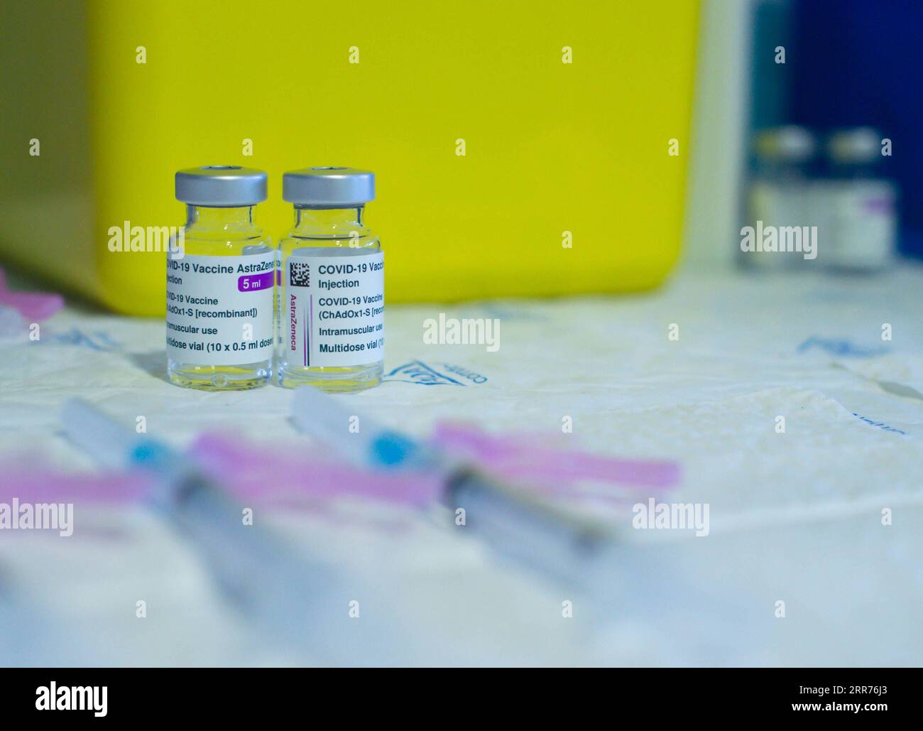 210316 -- MADRID, 16 marzo 2021 -- foto scattata il 12 marzo 2021 mostra AstraZeneca/Oxford Vaccines in un ospedale nella provincia di Caceres in Spagna. La Spagna lunedì si è unita ad altre nazioni europee, come la Francia, l'Italia e la Germania, nel sospendere l'uso del vaccino AstraZeneca/Oxford per paura che possa portare a coaguli di sangue. Foto di /Xinhua SPAIN-MADRID-COVID-19-ASTRAZENECA/OXFORD VACCINO-SOSPENSIONE GustavoxValiente PUBLICATIONxNOTxINxCHN Foto Stock