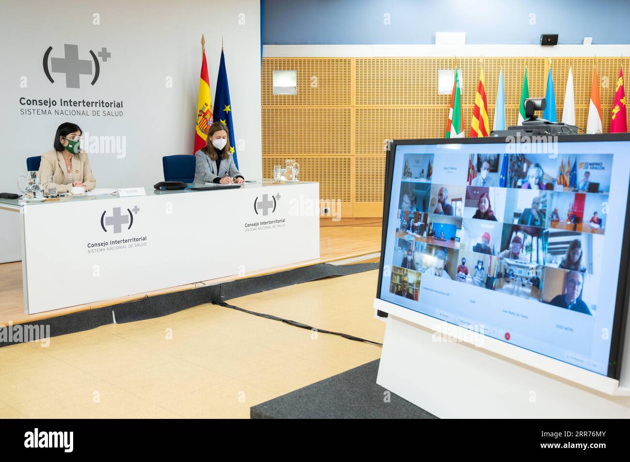 210316 -- MADRID, 16 marzo 2021 -- foto scattata il 15 marzo 2021 mostra una conferenza stampa tenutasi a la Moncloa, Madrid, Spagna. La Spagna lunedì si è unita ad altre nazioni europee, come la Francia, l'Italia e la Germania, nel sospendere l'uso del vaccino AstraZeneca/Oxford per paura che possa portare a coaguli di sangue. Foto di /Xinhua SPAIN-MADRID-COVID-19-ASTRAZENECA/OXFORD VACCINO-SOSPENSIONE BorjaxPuigxdexlaxBellacasa PUBLICATIONxNOTxINxCHN Foto Stock