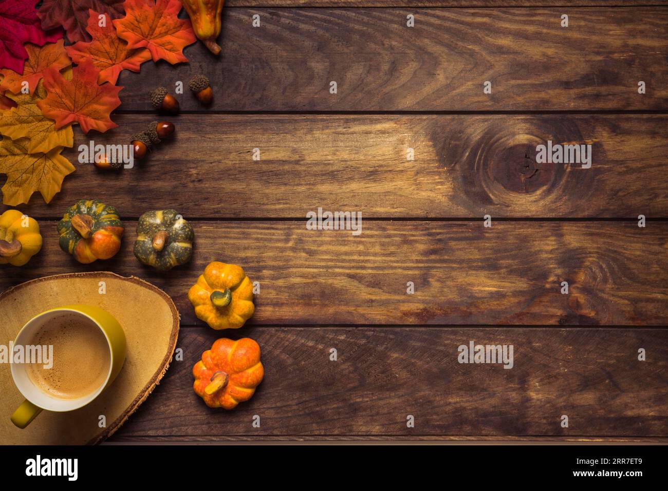 Trattamento autunnale con bevande calde Foto Stock