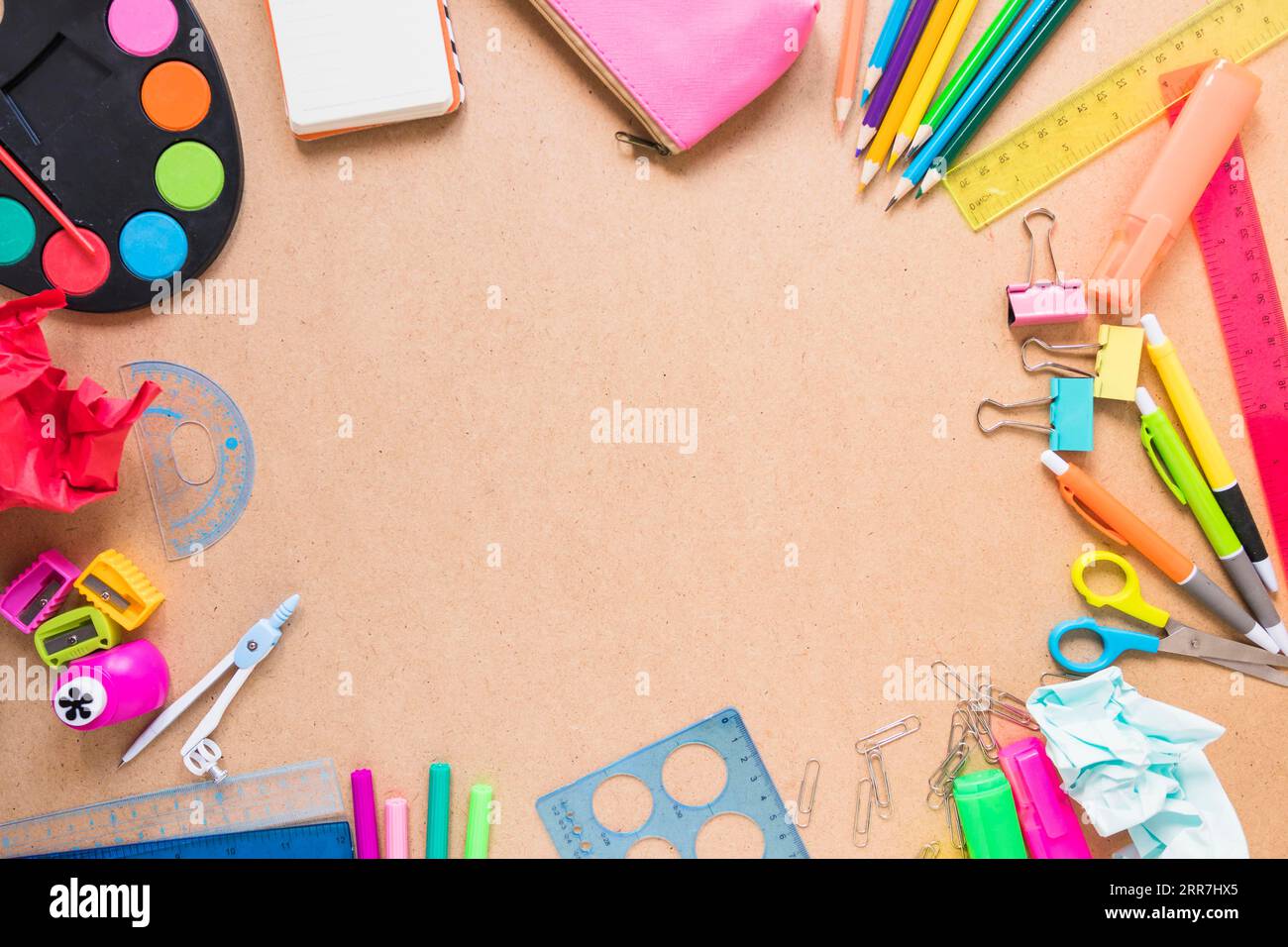 Confine con le forniture scolastiche Foto Stock