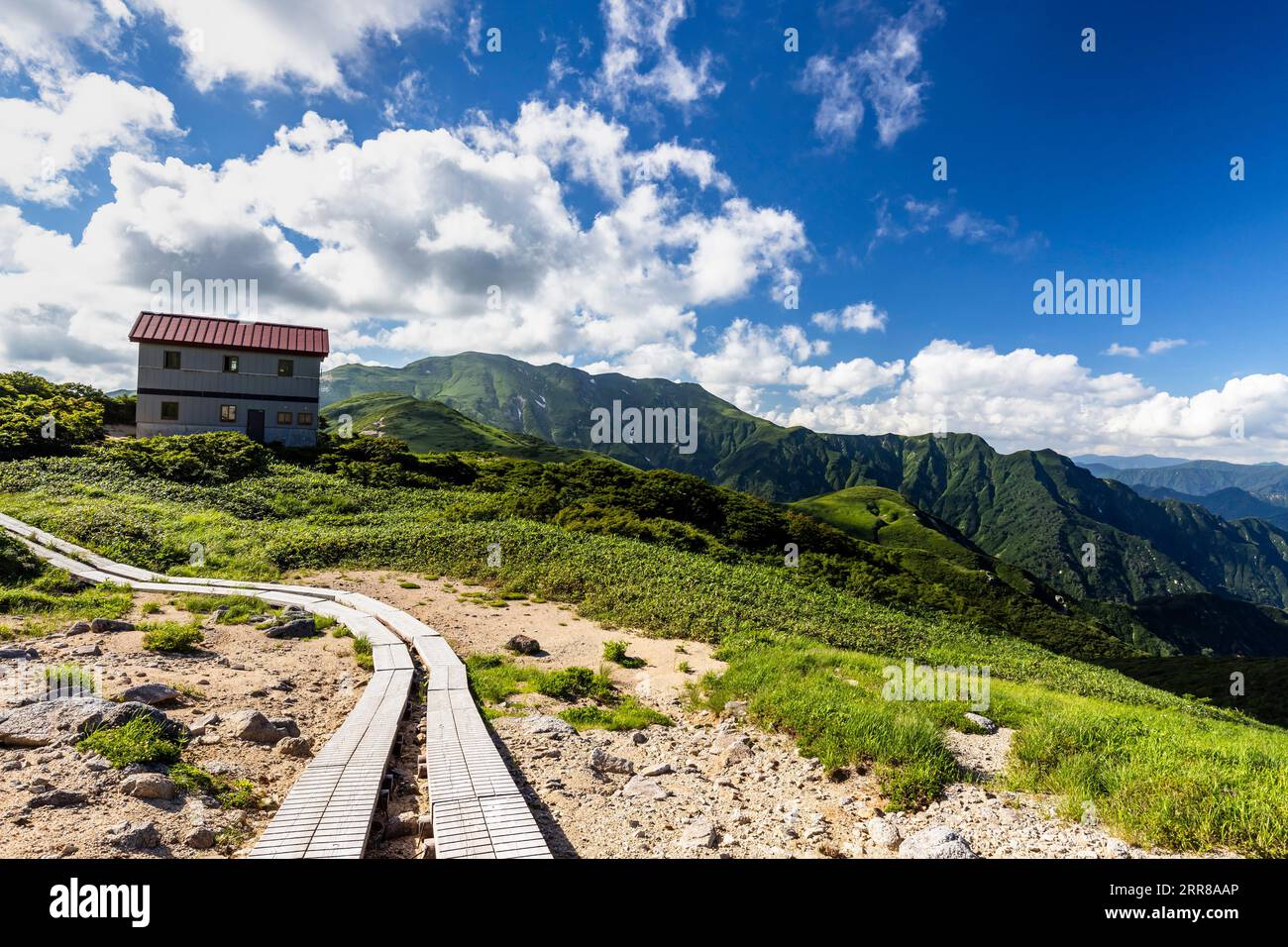Catena montuosa Asahi, rifugio Kitsuneana e monte Itoh (Itohdake),100 montagne del Giappone, Yamagata, Tohoku, Giappone, Asia Foto Stock