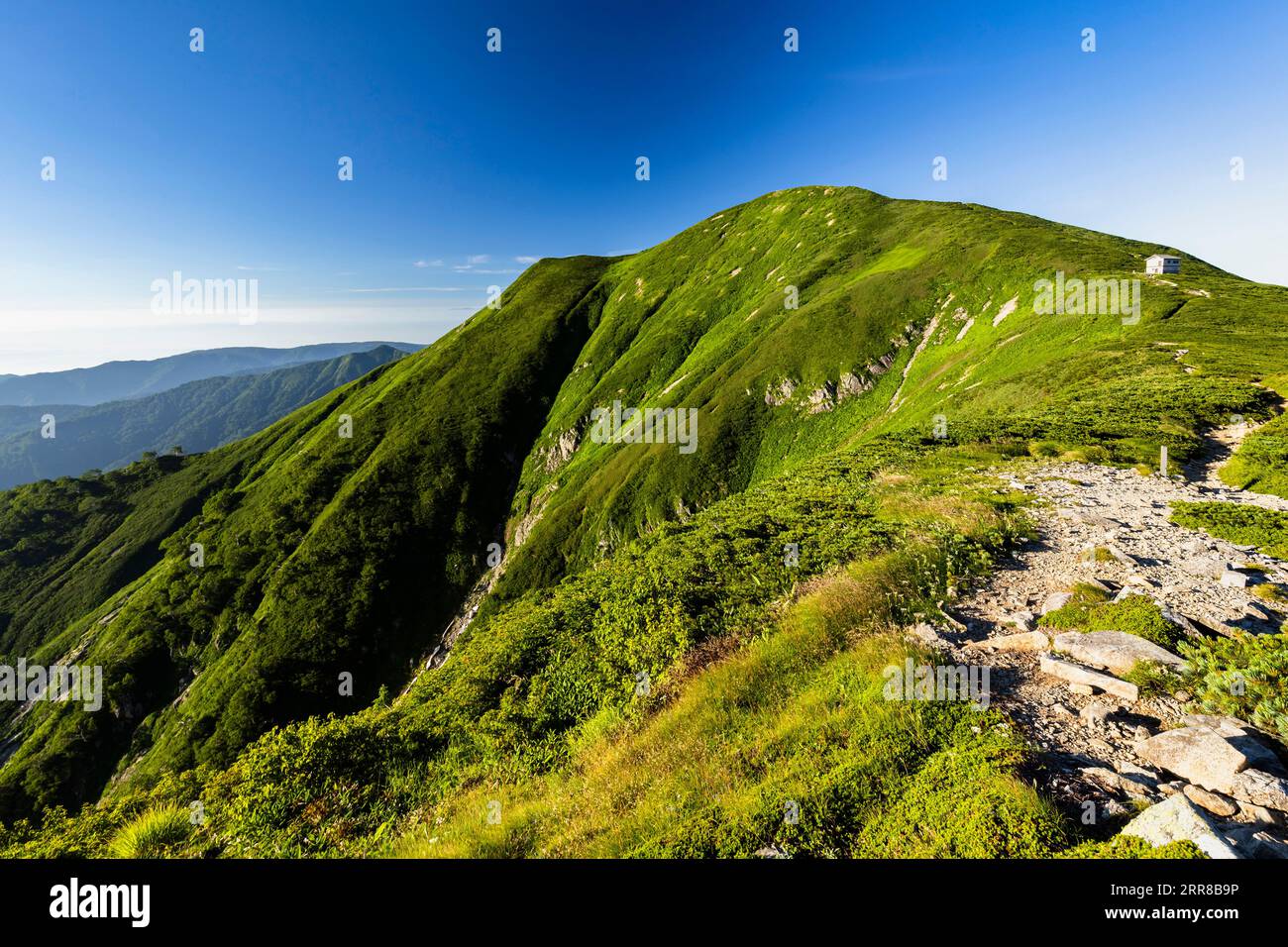 Catena montuosa di Asahi, cavalcata del monte Ohasahidake più alto, dal sentiero, 100 montagne del Giappone, Yamagata, Tohoku, Giappone, Asia Foto Stock