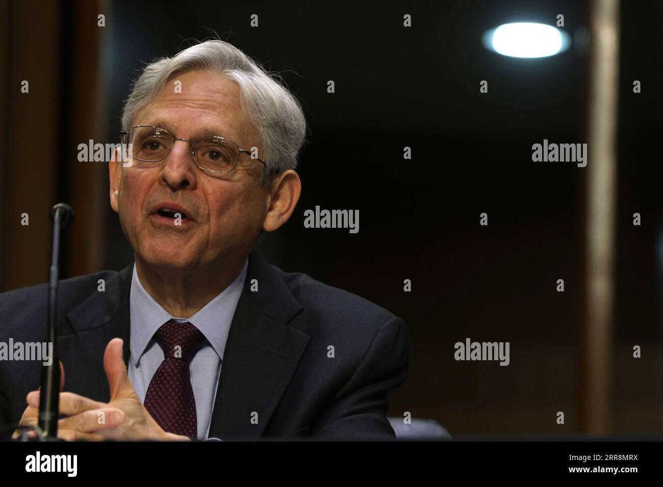 210513 -- WASHINGTON, 13 maggio 2021 -- il Procuratore generale Merrick Garland testimonia davanti a un'udienza del Senato per esaminare l'estremismo violento domestico in America a Washington, D.C., negli Stati Uniti, il 12 maggio 2021. /Piscina via Xinhua U.S.-WASHINGTON, D.C.-ESTREMISMO VIOLENTO DOMESTICO-UDITO AlexxWong PUBLICATIONxNOTxINxCHN Foto Stock