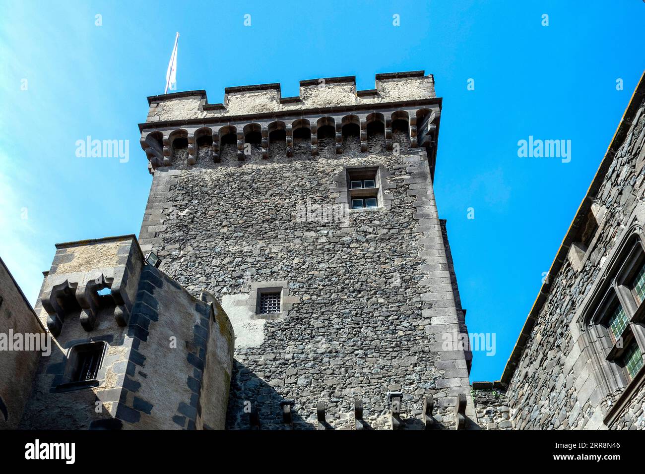 Chateaugay. Il castello. Dipartimento di Puy de Dome. Alvernia Rodano Alpes. Francia Foto Stock