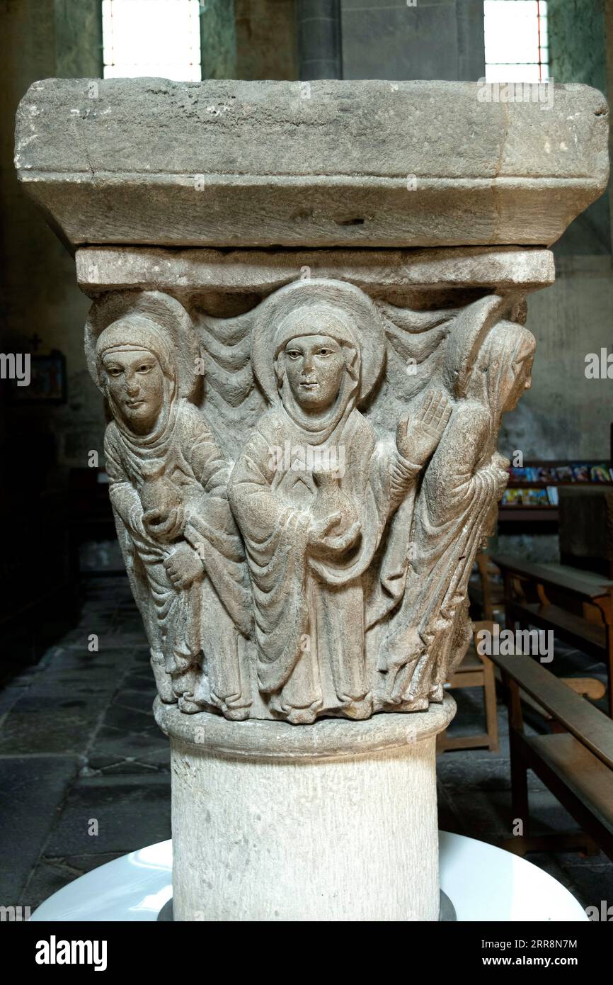 Mozac. Saint-Pierre Abbey Church. Capitale delle Sante donne presso la Tomba, conosciuta come la capitale della Resurrezione. Puy de Dome . Auvergne. Francia Foto Stock