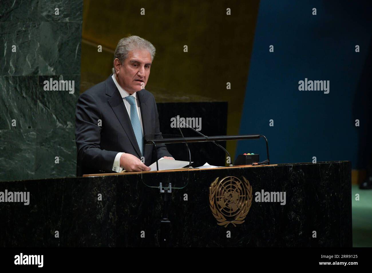 210522 -- NAZIONI UNITE, 22 maggio 2021 -- il ministro degli Esteri pakistano Shah Mahmood Qureshi si rivolge alla riunione plenaria dell'Assemblea generale delle Nazioni Unite UNGA sulla situazione in Medio Oriente e la questione della Palestina presso la sede delle Nazioni Unite a New York il 20 maggio 2021. ANDARE CON Roundup: Grande affluenza all'Assemblea generale delle Nazioni Unite per il conflitto israelo-palestinese /foto delle Nazioni Unite/Handout via Xinhua ASSEMBLEA GENERALE delle Nazioni Unite-CONFLITTO PALESTINESE-ISRAELIANO EvanxSchneider PUBLICATIONxNOTxINxCHN Foto Stock