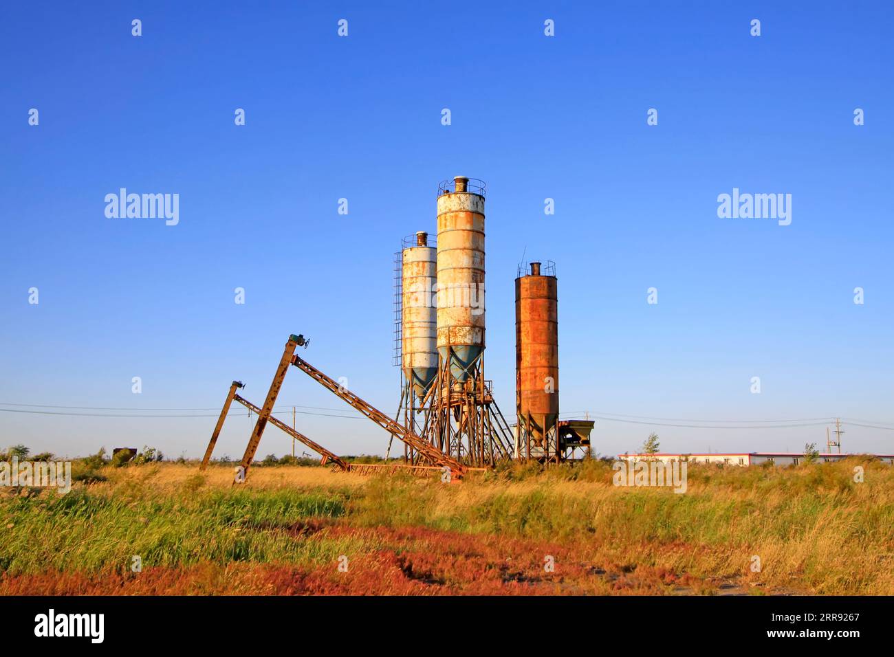 Attrezzatura di miscelazione del calcestruzzo inutilizzata, primo piano della foto Foto Stock