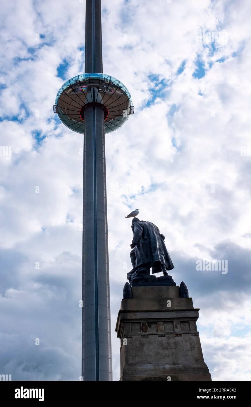 L'attrazione turistica Brighton i360 sul lungomare del Regno Unito Foto Stock