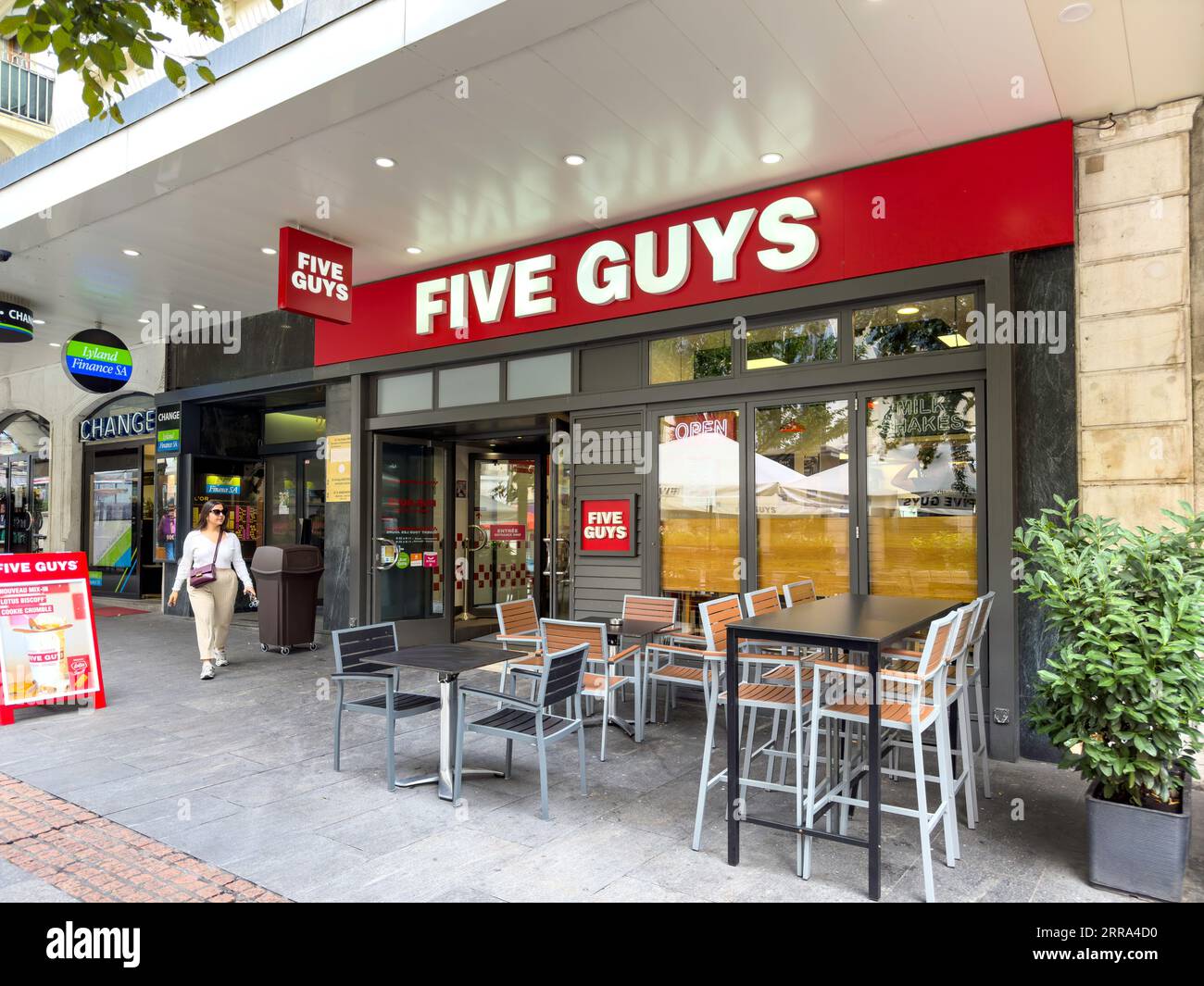 Ristorante di hamburger Five Guys, Rue du Mont-Blanc, Cornavin, Ginevra (Genève) Cantone di Ginevra, Svizzera Foto Stock