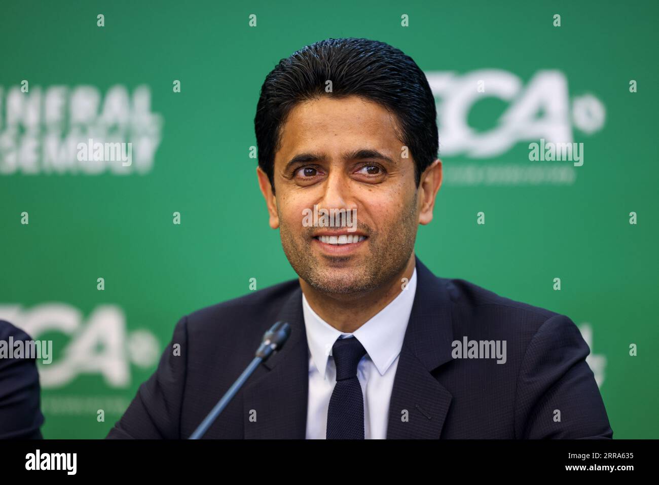 Berlino, Germania. 7 settembre 2023. Calcio: European Club Association (ECA), Assemblea generale. Nasser al-Khelaifi Presidente, Paris Saint-Germain, parla alla conferenza stampa dopo l'Assemblea generale. Credito: Gerald Matzka/dpa - NOTA IMPORTANTE: conformemente ai requisiti della DFL Deutsche Fußball Liga e della DFB Deutscher Fußball-Bund, è vietato utilizzare o far utilizzare fotografie scattate nello stadio e/o della partita sotto forma di immagini di sequenza e/o serie di foto simili a video./dpa/Alamy Live News Foto Stock