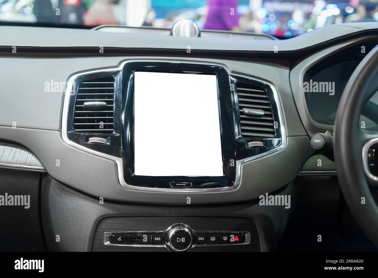 La guida futuristica si svolge sulla tela incontaminata di un cruscotto digitale. Schermata di mockup bianca che suggerisce un'area di possibilità personalizzabili. Foto Stock