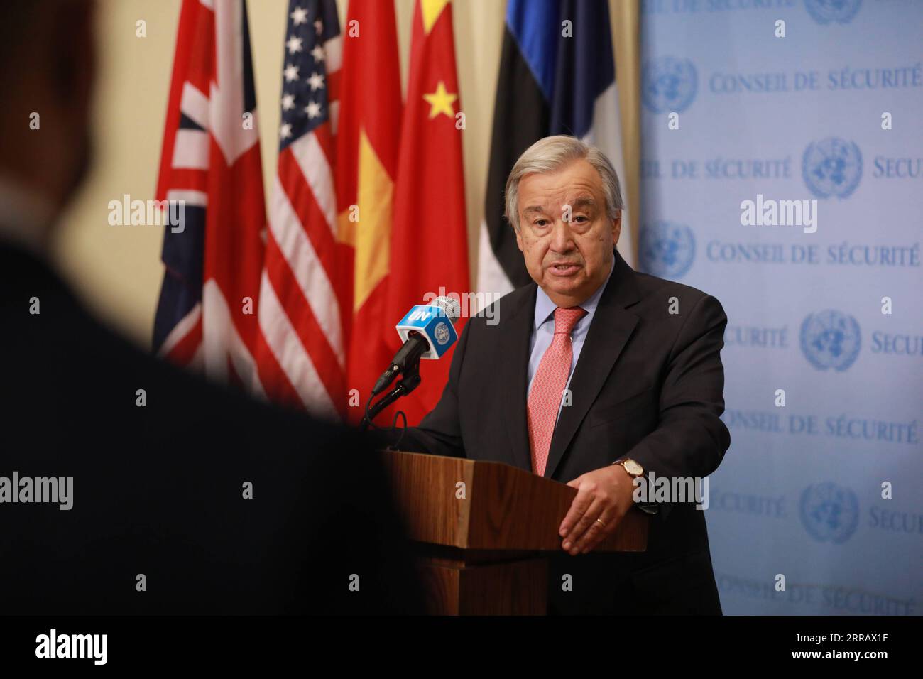 210819 -- NAZIONI UNITE, 19 agosto 2021 -- il Segretario generale delle Nazioni Unite Antonio Guterres parla ai giornalisti presso la sede delle Nazioni Unite a New York, il 19 agosto 2021. Guterres giovedì ha chiesto la cessazione delle ostilità e l'avvio di un dialogo politico in Etiopia. Un-GUTERRES-ETIOPIA-DIALOGO POLITICO XiexE PUBLICATIONxNOTxINxCHN Foto Stock