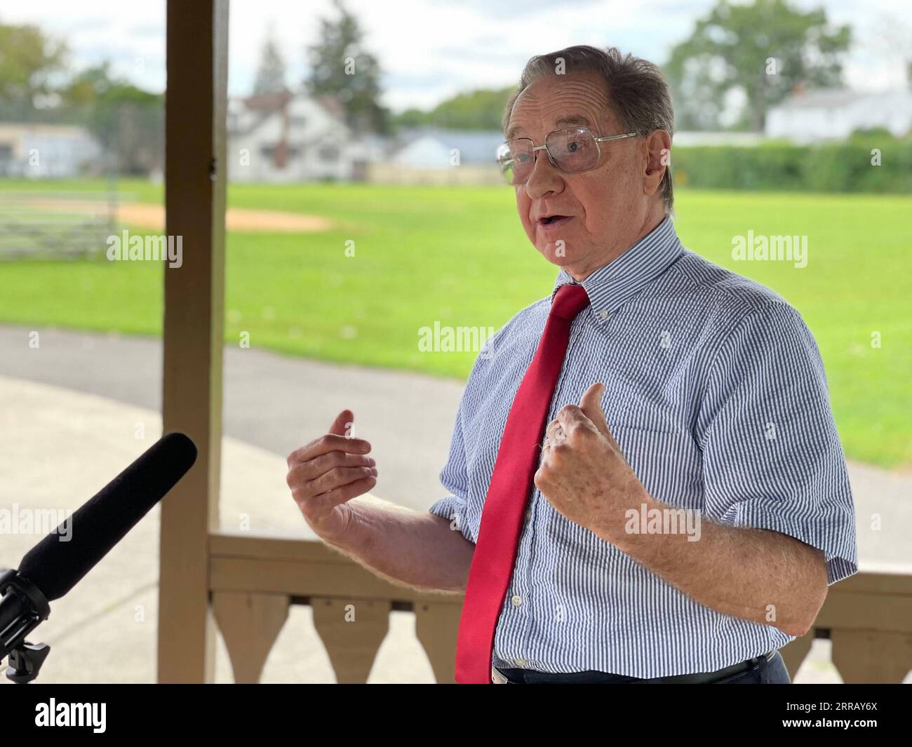 210821 -- SOUTH HACKENSACK U.S., 21 agosto 2021 -- Richard A. Black, rappresentante dello Schiller Institute presso le Nazioni Unite a New York, parla durante un'intervista a South Hackensack, New Jersey, Stati Uniti, il 20 agosto 2021. C'è un adempimento dello spirito della carta delle Nazioni Unite nella Belt and Road Initiative BRI, ha detto il membro di lunga data dell'Istituto Schiller, un think tank politico ed economico con sede in Germania. TO GO WITH Interview: BRI soddisfa lo spirito della carta delle Nazioni Unite, afferma l'esperto U.S.-SOUTH HACKENSACK-BRI-EXPERT-INTERVIEW ZhangxMocheng PUBLICATIONxNOTxINxCHN Foto Stock