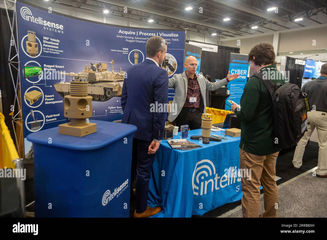 Novi, Michigan - gli appaltatori militari disiplay Weapons for the U.S. Army at the Ground Vehicle Systems Engineering & Technology Symposium (GVSETS). Foto Stock
