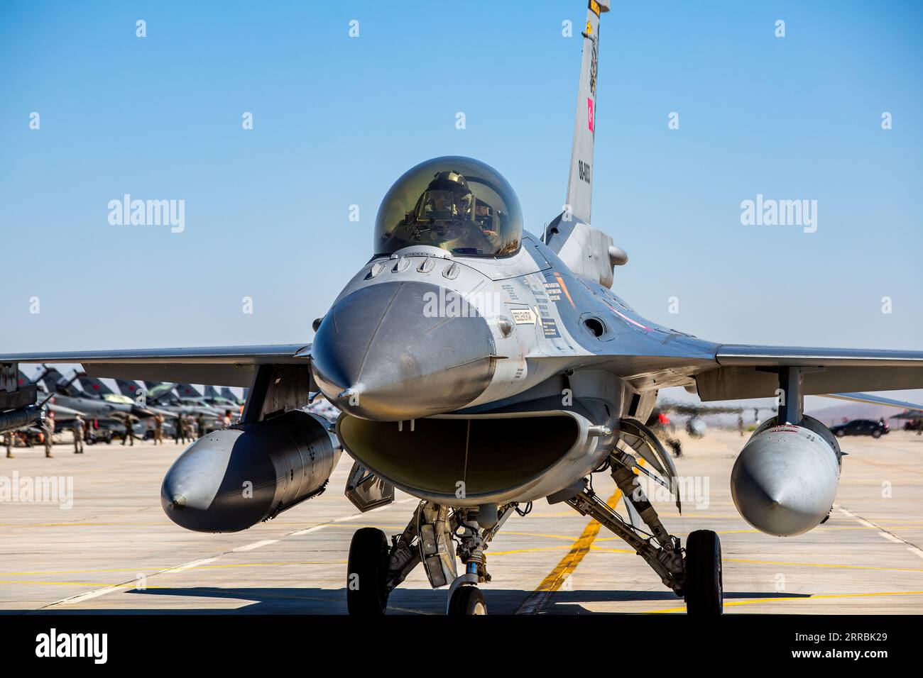 Konya, Turchia - 07 01 2021: Anatolian Eagle Air Force esercizio 2021 F16 Fighter Jet in una posizione tassante in Turchia Foto Stock