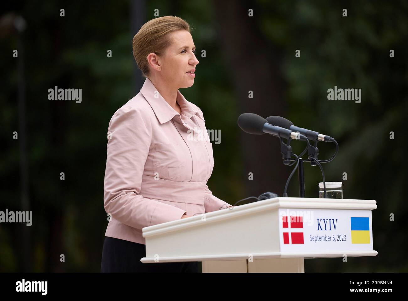 Kiev, Ucraina. 6 settembre 2023. Il primo ministro danese mette Frederiksen risponde a una domanda durante una conferenza stampa congiunta ospitata dal presidente ucraino Volodymyr Zelenskyy in Piazza della Costituzione, il 6 settembre 2023 a Kiev, Ucraina. Credito: Ucraina Presidenza/Ufficio stampa presidenziale ucraino/Alamy Live News Foto Stock