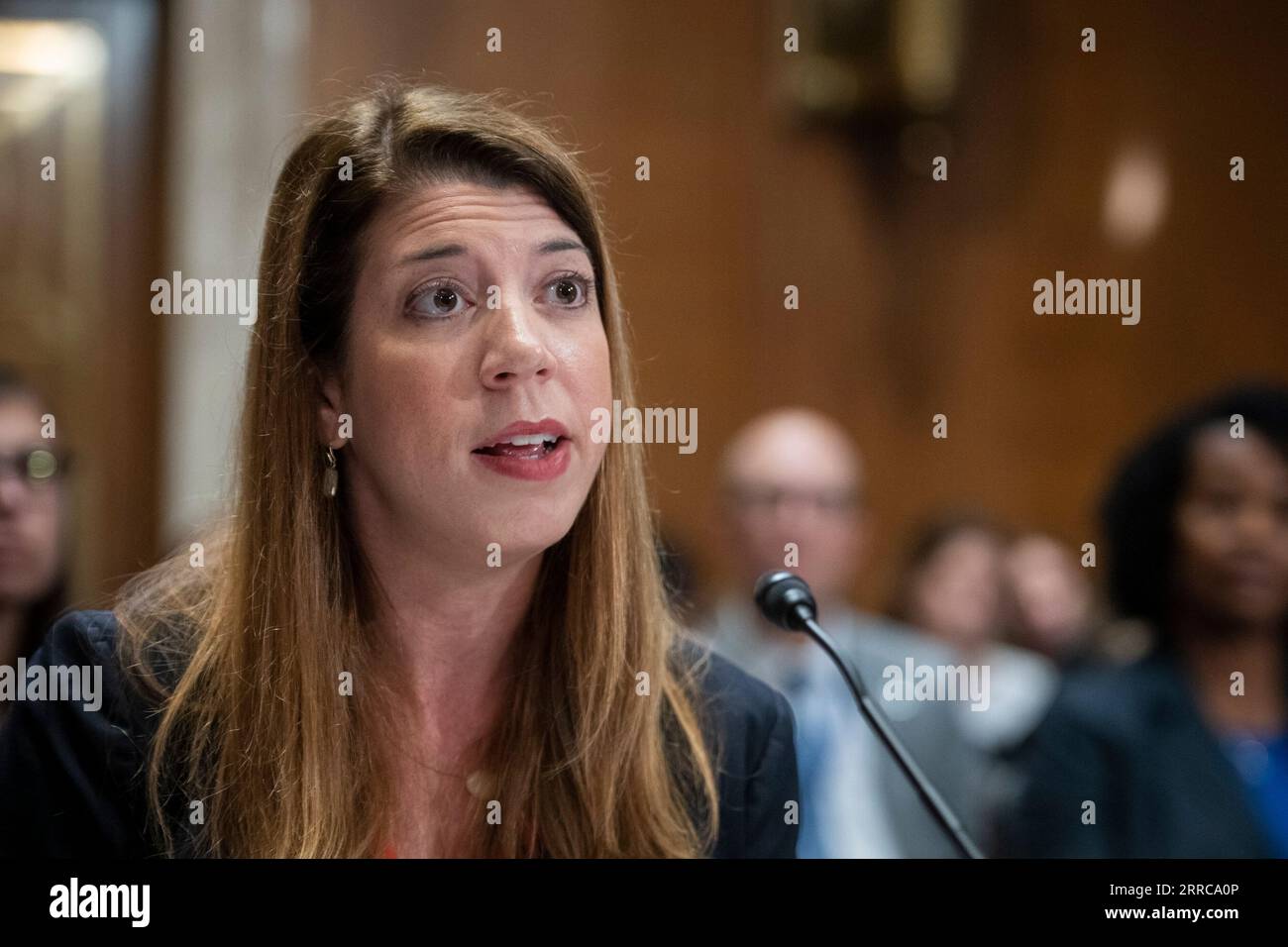 Washington, Vereinigte Staaten. 7 settembre 2023. Elizabeth Biser, segretaria del North Carolina Department of Environmental Quality, appare davanti a un'audizione della commissione del Senato per l'ambiente e i lavori pubblici per esaminare l'attuazione dell'IIJA, concentrandosi sulle prospettive sulla legge sull'infrastruttura per acqua potabile e acque reflue, nel Dirksen Senate Office Building a Washington, DC, giovedì 7 settembre 2023. Credito: Rod Lamkey/CNP/dpa/Alamy Live News Foto Stock