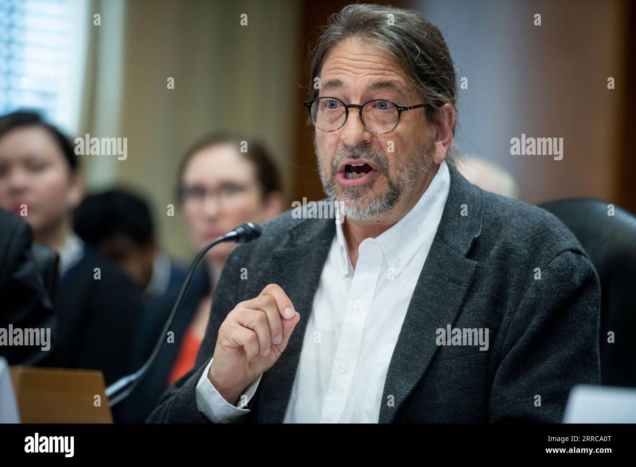 Washington, Vereinigte Staaten. 7 settembre 2023. Dr. Rick L. Stevens, associate Laboratory Director - Computing, Environment and Life Sciences (CELS), Argonne National Laboratory, appare davanti a un'audizione della commissione del Senato per l'energia e le risorse naturali per esaminare i recenti progressi nell'intelligenza artificiale e il ruolo del Dipartimento dell'energia nel garantire la competitività e la sicurezza degli Stati Uniti nelle tecnologie emergenti, nel Dirksen Senate Office Building a Washington, DC, giovedì 7 settembre 2023. Credito: Rod Lamkey/CNP/dpa/Alamy Live News Foto Stock