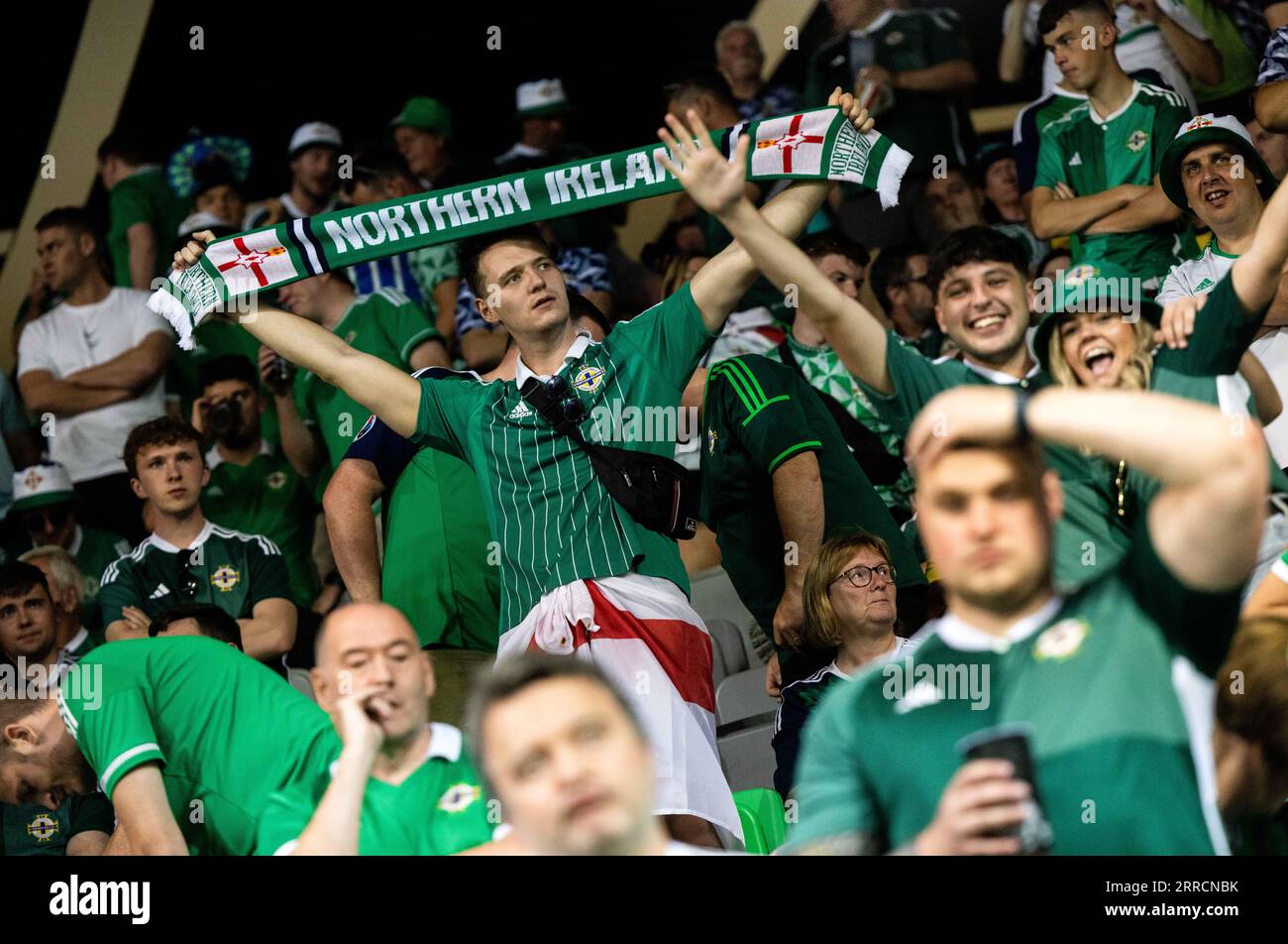 I tifosi dell'Irlanda del Nord reagiscono durante la partita del gruppo H di qualificazione a Euro 2024 allo Stozice Stadium di Lubiana. Data foto: Giovedì 7 settembre 2023. Foto Stock