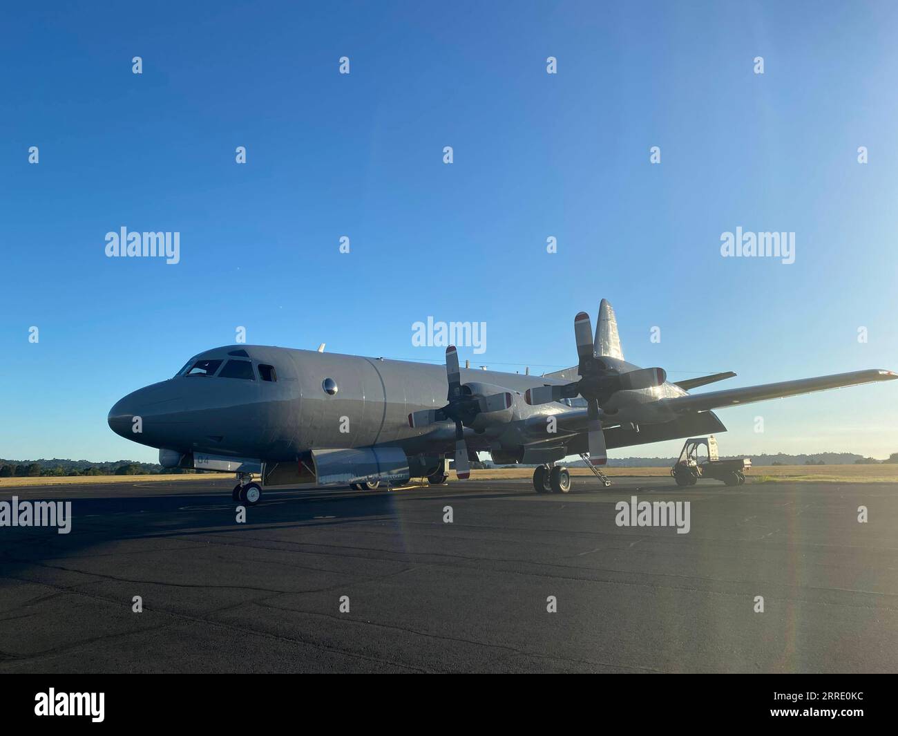220117 - WELLINGTON, 17 gennaio 2022 - Un aereo Royal New Zealand Air Force Orion si prepara a partire per Tonga da Auckland, nuova Zelanda, 17 gennaio 2022. Un aereo della Royal New Zealand Air Force Orion lasciò la base di Auckland lunedì mattina per lo tsunami-hit Tonga per assistere in una valutazione d'impatto iniziale dell'area e delle isole basse. /Handout via Xinhua NEW ZEALAND-AUCKLAND-AIRCRAFT-TONGA NewxZealandxMinistryxofxDefense PUBLICATIONxNOTxINxCHN Foto Stock